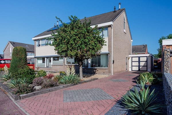 De Elzen 22, Vroomshoop